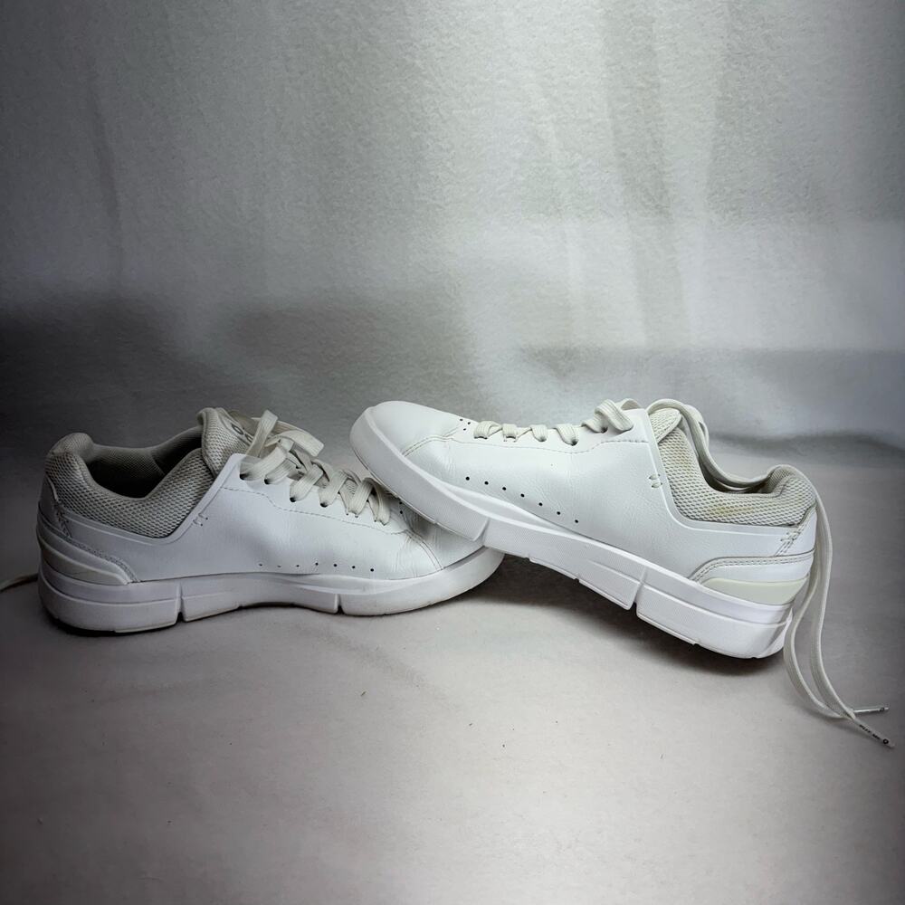 On Clouds Roger Advantage White Leather Sneakers - 7.5